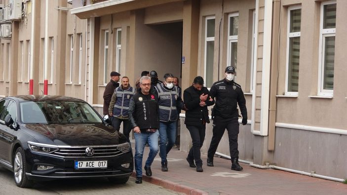 i Çanakkale'de erkekleri evlilik vaadiyle dolandıran çete çökertildi