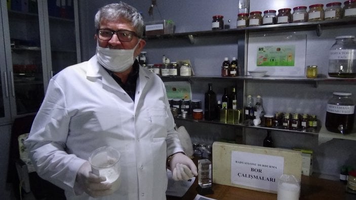 Balıkesir'deki bilim adamı, nükleer tehdide karşı borla sızıntı önleyici yaptı