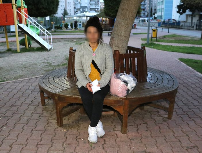 Adana'da oğlunun ölüm tehditleriyle yaşayan anne, parklarda kalıyor