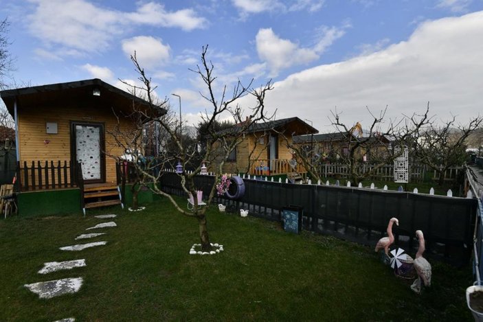 Bursa'da hobi bahçesindeki kaçak konutlar yıkıldı