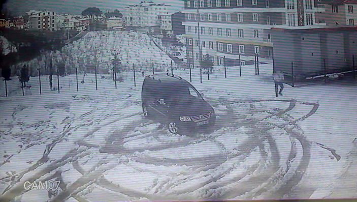 Ordu'daki okul bahçesinde drift attılar