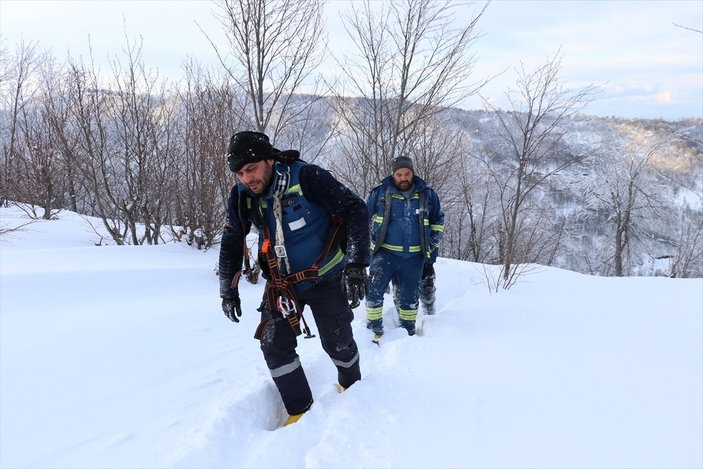 Tokat'ta enerji timlerinin 2 metrelik karda zorlu mesaisi