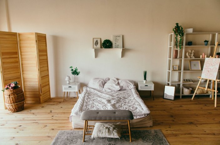 Modern yatak odası için dekorasyon önerileri