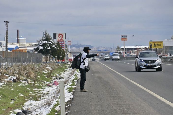 d Annesinin göstermediği oğlu için 2 aydır yürüyor
