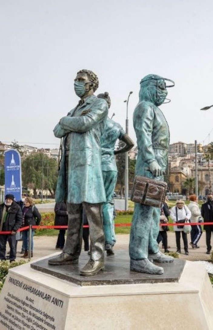CHP'den İzmir'e yeni heykel