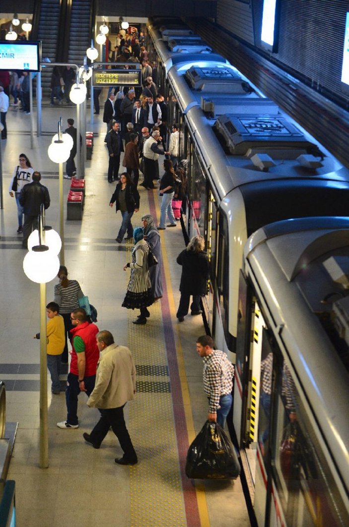 İzmir'de toplu ulaşım ücretlerine zam yapıldı