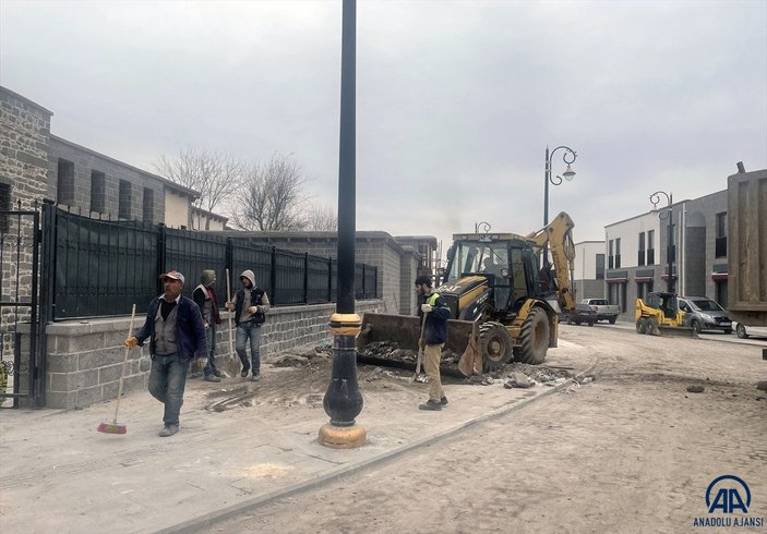 Diyarbakır’da, terör olayları nedeniyle kapanan cadde yeniden kullanıma açıldı