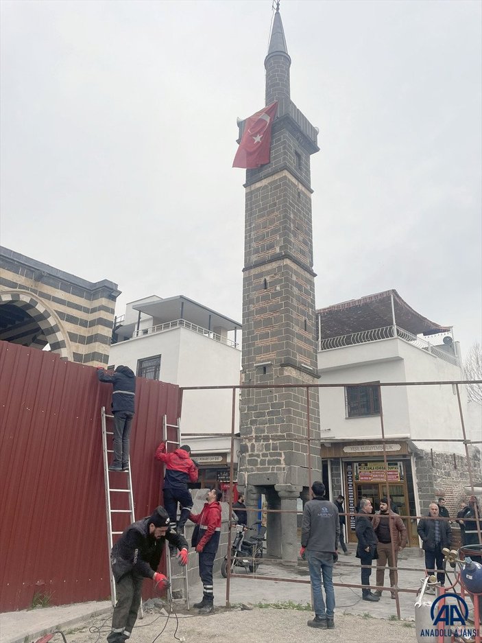 Diyarbakır’da, terör olayları nedeniyle kapanan cadde yeniden kullanıma açıldı