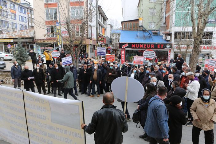 d Tunceli'de köylülerden belediye önünde 'çevre' eylemi
