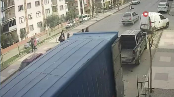 Manisa’da aracın çarptığı çocuk, ağır yaralandı