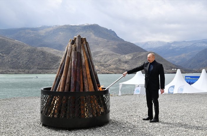 İlham Aliyev, Karabağ'da Nevruz ateşini yaktı