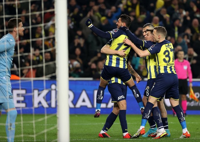 Fenerbahçe, Konyaspor'u 2 golle mağlup etti