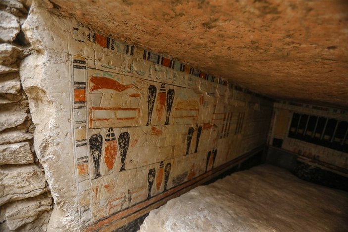 Firavunlar dönemine ait 5 mezar keşfedildi