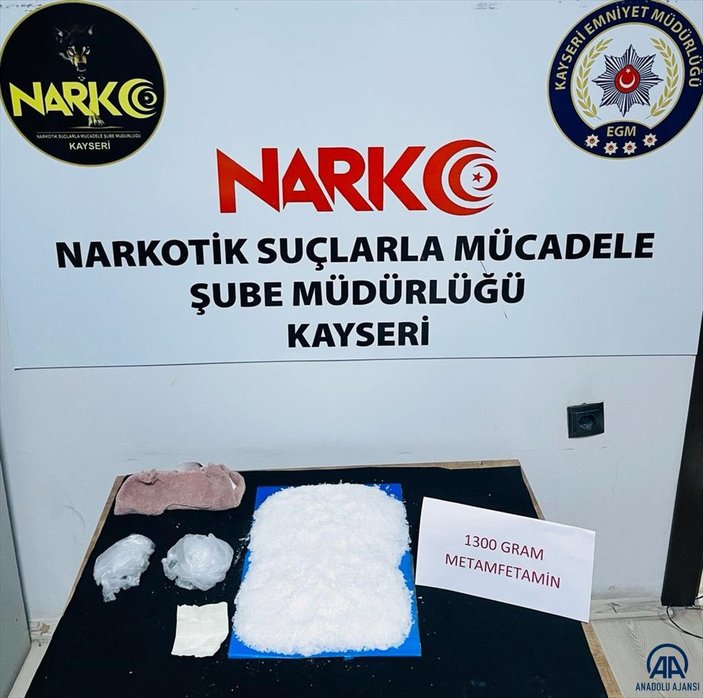 Kayseri'de durdurulan yolcu otobüsünden 1 kilo 300 gram uyuşturucu çıktı