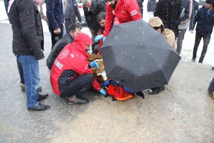 a Van’da yolcu minibüsü devrildi: 14 yaralı