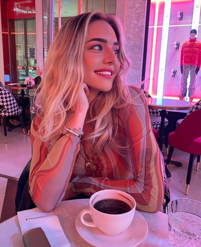 Saçların sarısı arttı, dudaklar kırmızı rujla ateş gibi! Survivor Aycan görenin sesini soluğunu kesti...