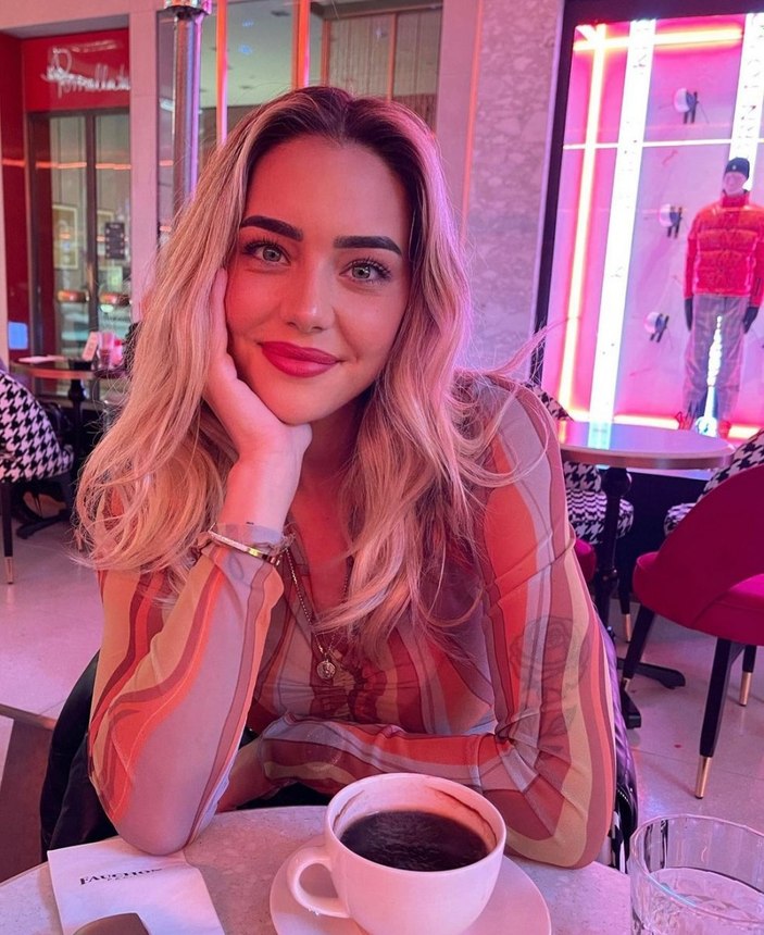 Saçların sarısı arttı, dudaklar kırmızı rujla ateş gibi! Survivor Aycan görenin sesini soluğunu kesti...