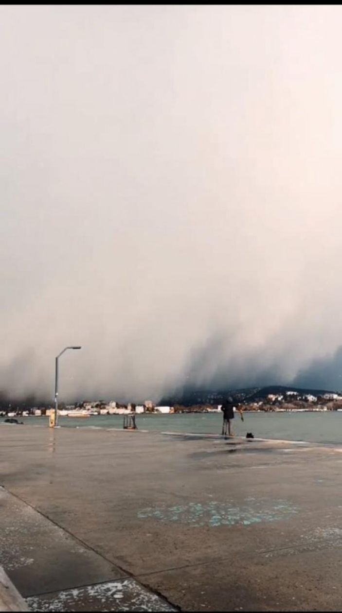İstanbul'da kar bulutlarının geçişi