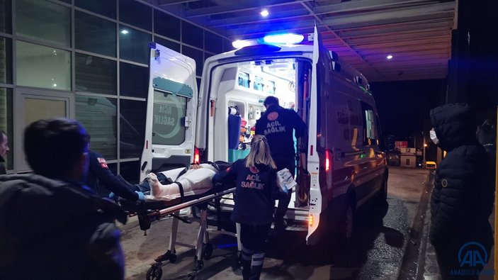 Kocaeli'de yol verme kavgası: Minibüs sürücüsü yaralandı