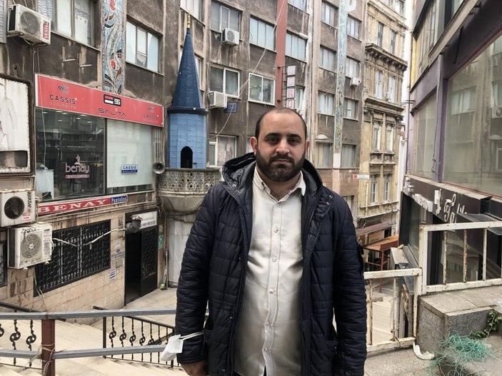 Fatih'te iş hanına bitişik minareyi görenler tepki gösterdi