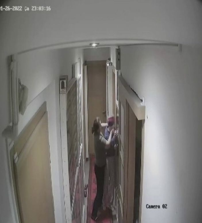 i Kadıköy’de Alzheimer hastası yaşlı kadına bakıcı şiddeti