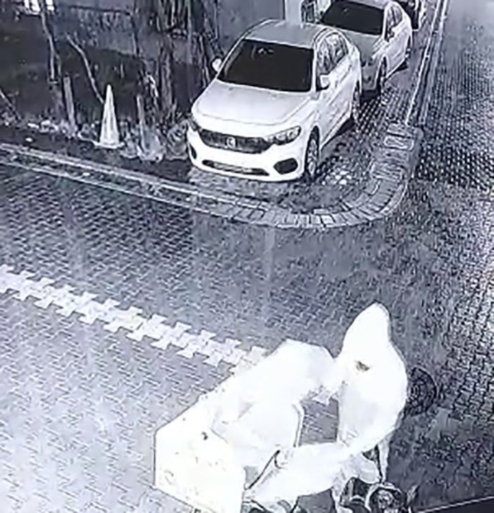 Esenyurt'taki pizza hırsızlığı kamerada