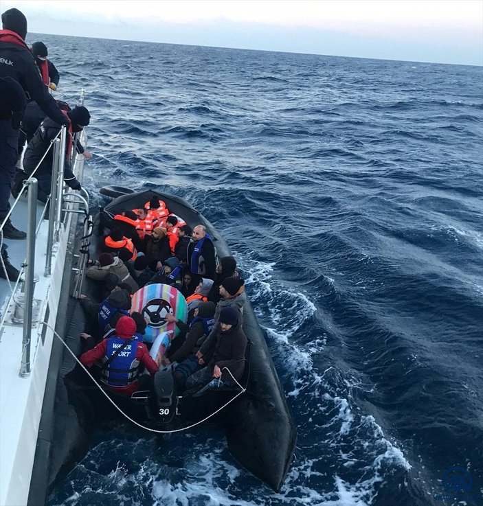 Marmaris açıklarında 25 kaçak göçmen yakalandı