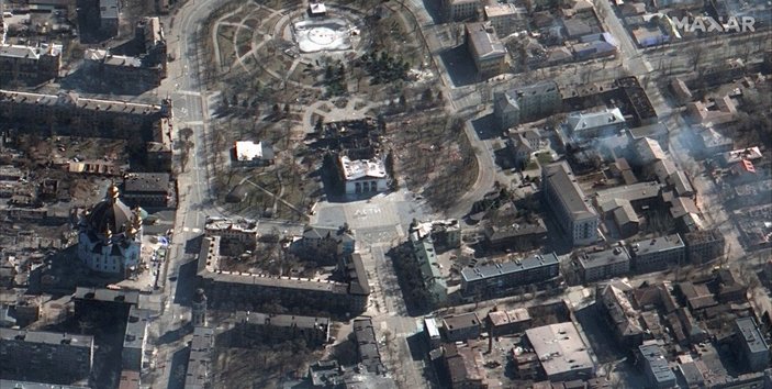 Rus güçleri Mariupol'e çok güçlü iki bomba attı