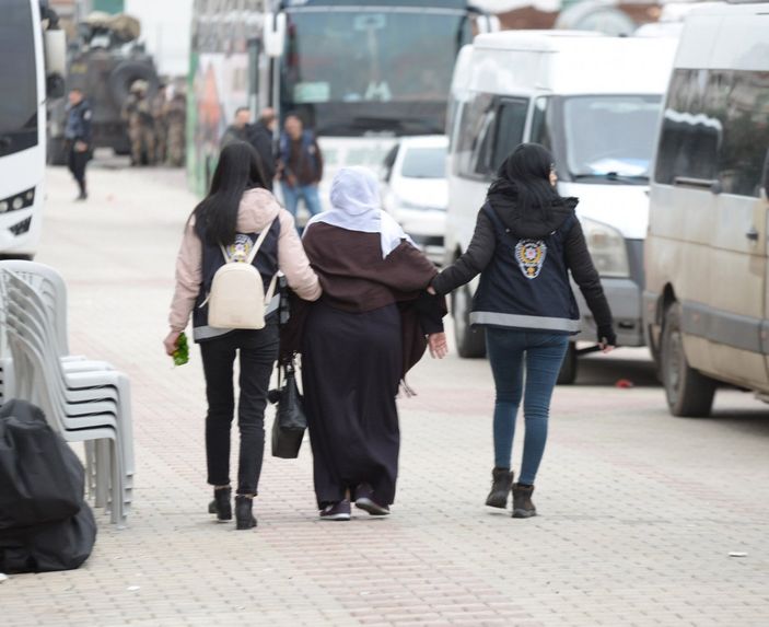 Diyarbakır Nevruz kutlamalarında 333 kişi gözaltına alındı