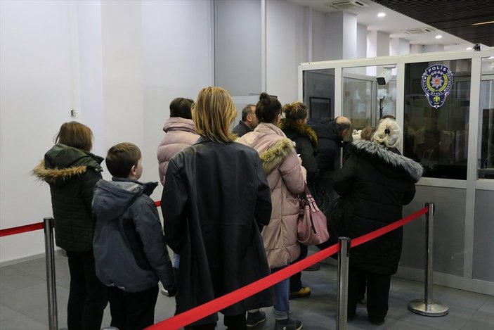 Ukraynalılar, saldırı altında olan ülkelerinden Türkiye'ye göç ediyor
