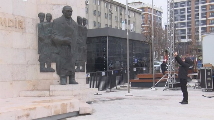 Bağcılar Meydanı'ndaki Atatürk Anıtı beğenilmedi
