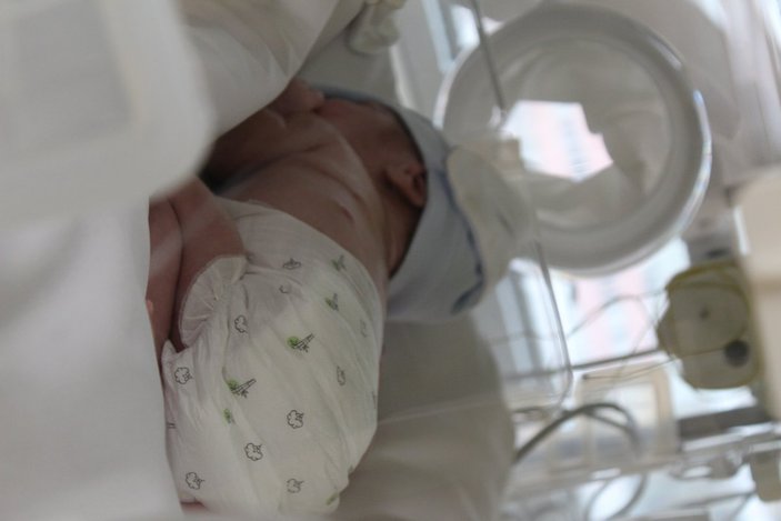 Tekirdağ’da 1.300 gram doğan Ayaz bebek, hayata tutundu