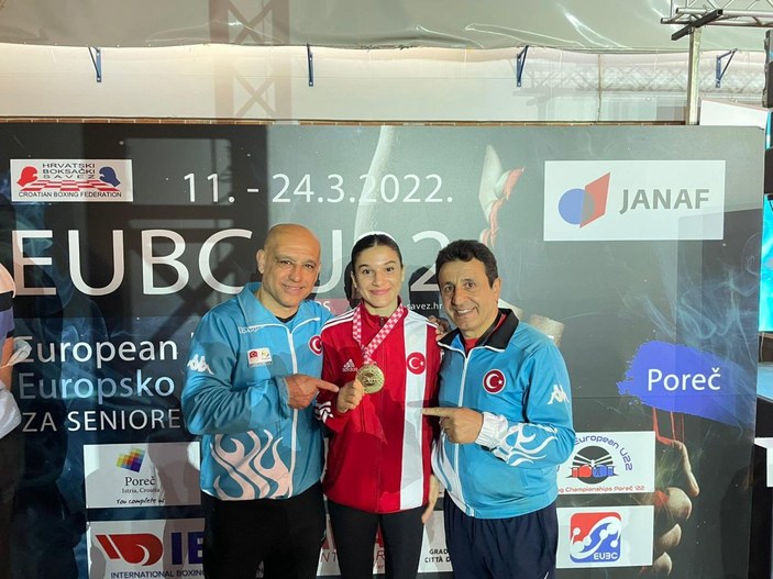 22 Yaş Altı boksörler Erivan Barut ve Hatice Akbaş Avrupa Şampiyonu