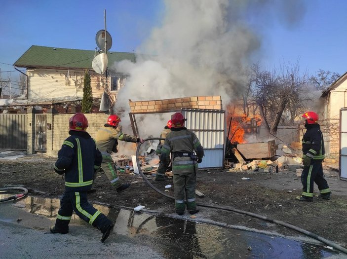 Kiev'de hava saldırısı ardından yangın: 1 yaralı