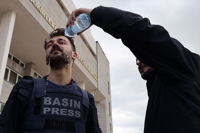 a AA'nın savaş muhabirliği eğitiminde toplumsal olaylara müdahale tatbikatı