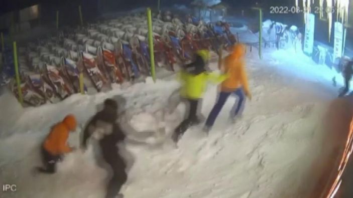 Uludağ'da ayı ile karşılaşan arkadaşların panik halleri