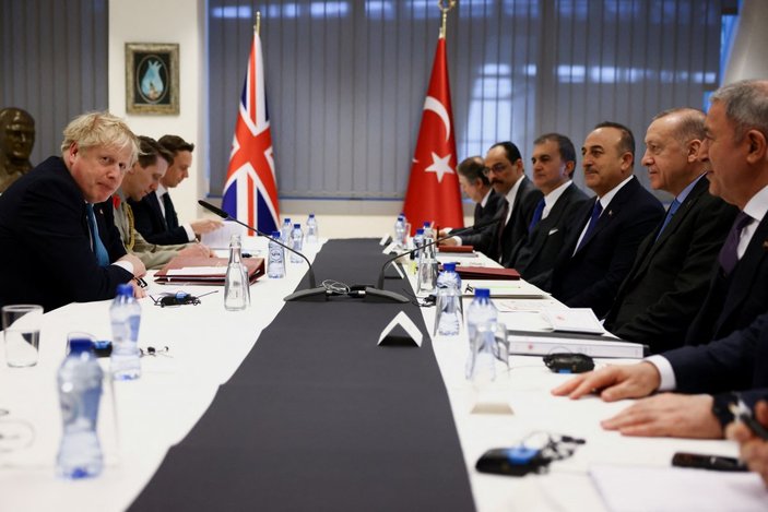 Cumhurbaşkanı Erdoğan, İngiltere Başbakanı Johnson'la görüştü