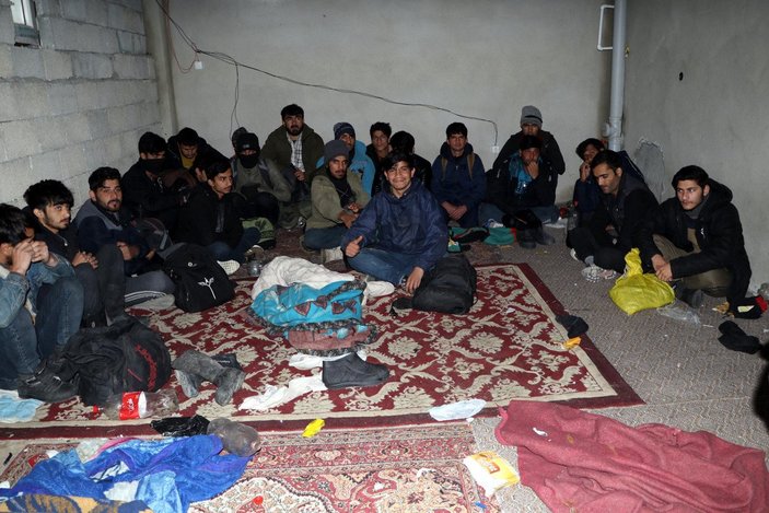 Van’da, kullanılmayan iş yerinde 41 kaçak göçmen yakalandı