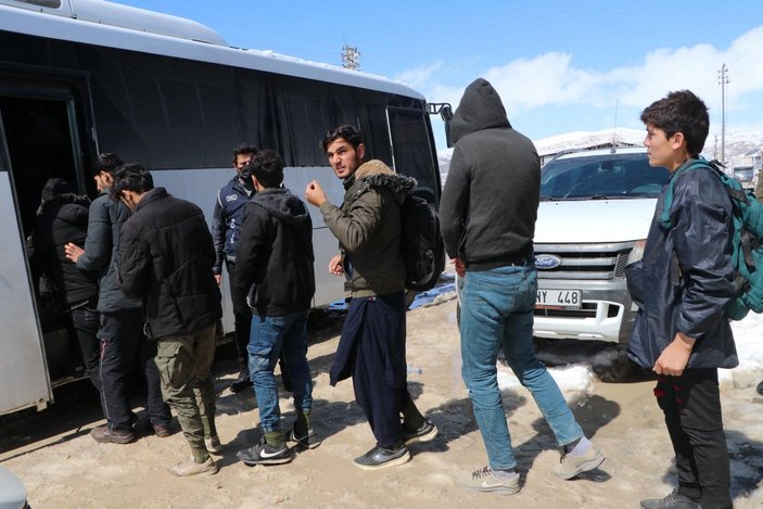 Van’da, kullanılmayan iş yerinde 41 kaçak göçmen yakalandı