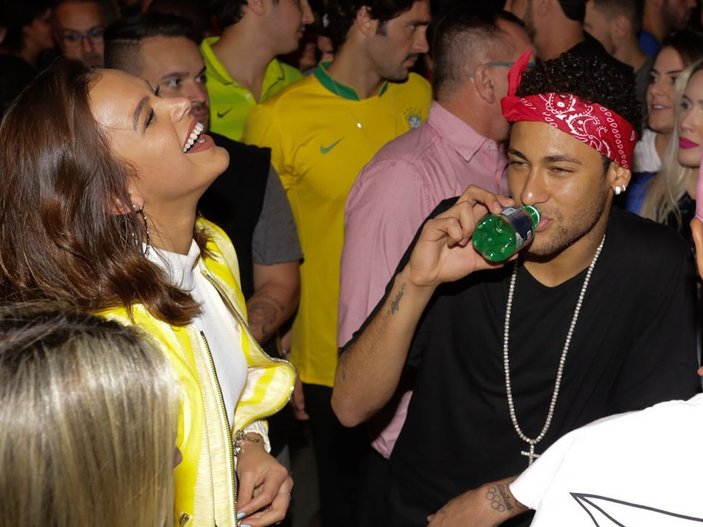 Neymar tesislere sarhoş geliyor iddiası