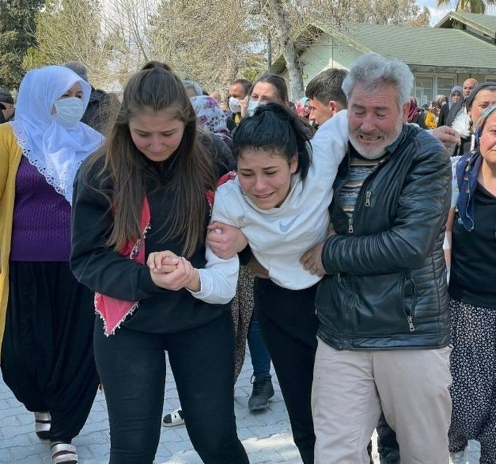 Adana’da sokak ortasında eşini öldüren koca yakalandı