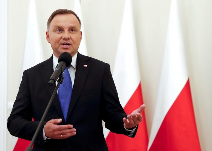 Polonya Cumhurbaşkanı Duda'nın uçağı acil iniş yaptı