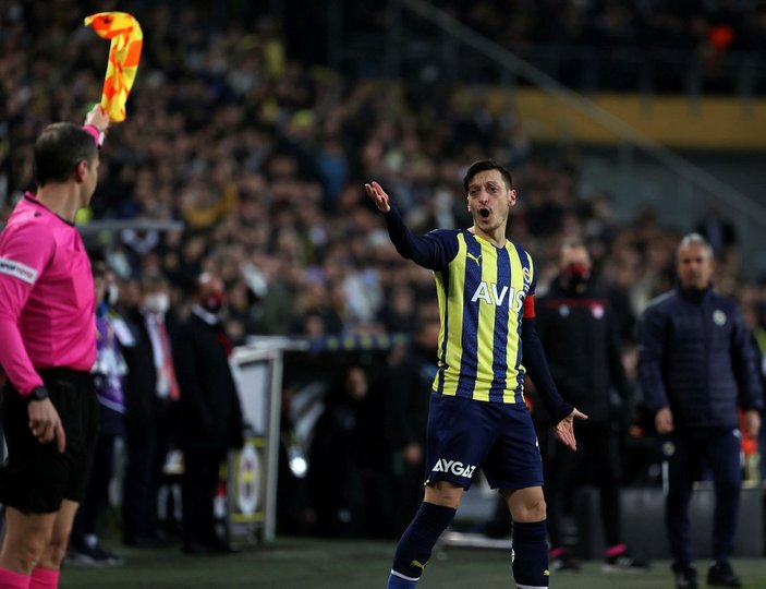 Mesut Özil'den Fenerbahçe paylaşımı