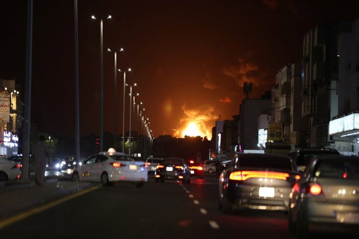 Husiler, Suudi Arabistan'da Aramco tesislerine saldırdı