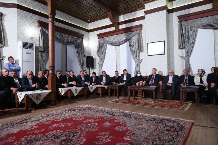 Cumhurbaşkanı Erdoğan, Tokat'ta çiftçilerle buluştu