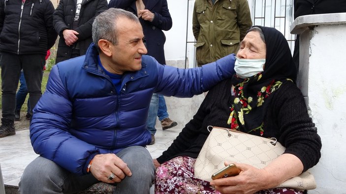 Ordu'daki heyelanda evi yıkılan yaşlı kadın gözyaşlarına boğuldu