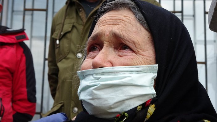 Ordu'daki heyelanda evi yıkılan yaşlı kadın gözyaşlarına boğuldu