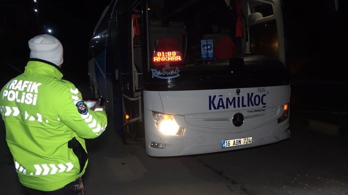 Kırıkkale'de otobüs ile otomobil çarpıştı: 5 çocuk yaralı