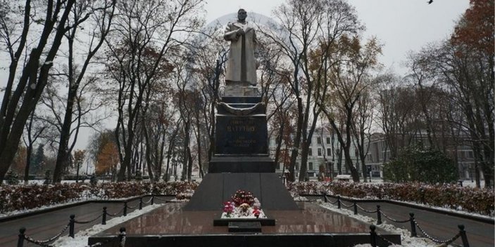 Kiev'deki büst ve heykeller korunuyor