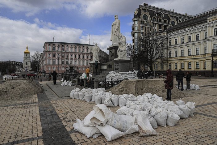 Kiev'deki büst ve heykeller korunuyor